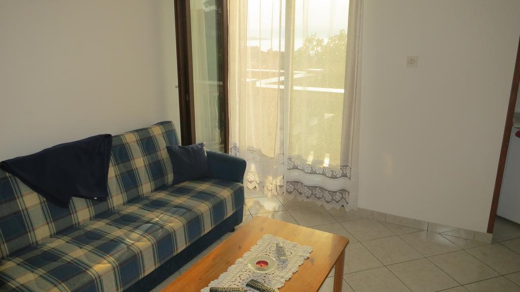 Apartment Josipa Malinska Exterior photo