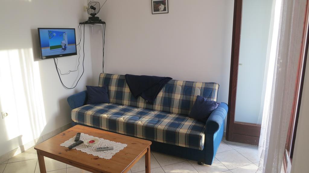 Apartment Josipa Malinska Exterior photo